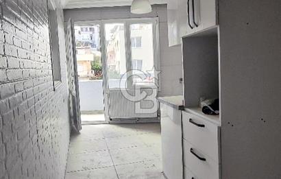 URLA MERKEZDE KİRALIK 3+1 DAİRE YENİLENMİŞ 3 CEPHE AİLE BİNASI