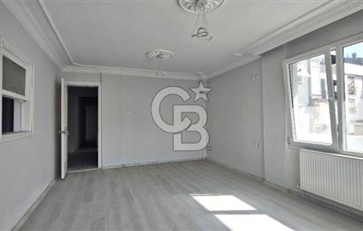 URLA MERKEZDE KİRALIK 3+1 DAİRE YENİLENMİŞ 3 CEPHE AİLE BİNASI