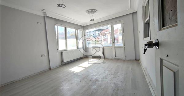 URLA MERKEZDE KİRALIK 3+1 DAİRE YENİLENMİŞ 3 CEPHE AİLE BİNASI - 378890