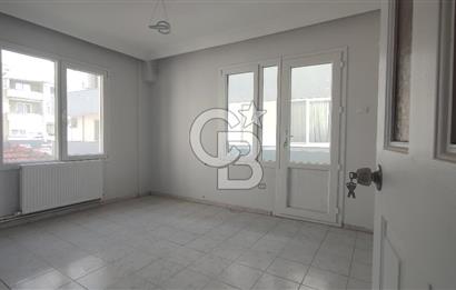 URLA MERKEZDE KİRALIK 3+1 DAİRE YENİLENMİŞ 3 CEPHE AİLE BİNASI