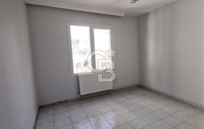 URLA MERKEZDE KİRALIK 3+1 DAİRE YENİLENMİŞ 3 CEPHE AİLE BİNASI