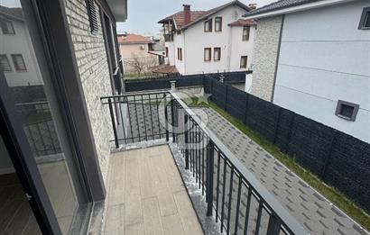 SAPANCA MERKEZDE HAVUZLU LÜKS MÜSTAKİL VİLLA