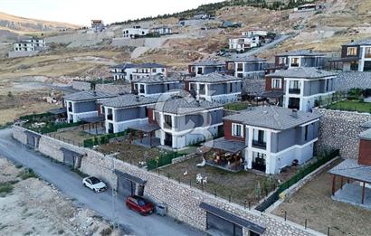 COLDWELL BANKER'dn ORDUZU GÖL MANZARALI SATILIK PREMİUM VİLLALAR