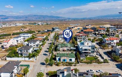 Menemen Villakent'te Deniz Manzaralı Özel Mimari Tasarımlı Villa