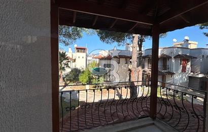 Ayvalık Altınova'da Sahile Yakın Site İçinde Satılık 3+1 Villa