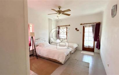 Ayvalık Altınova'da Sahile Yakın Site İçinde Satılık 3+1 Villa