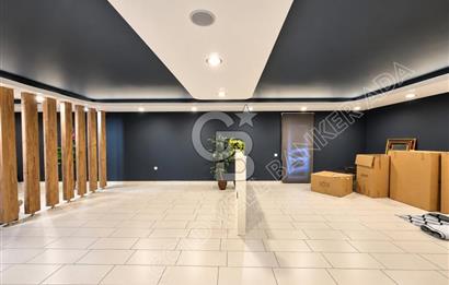 Merkezi ve İşlek Cadde Üzerinde, Yüksek Tabela Değerine Sahip Kiralık İş Yeri