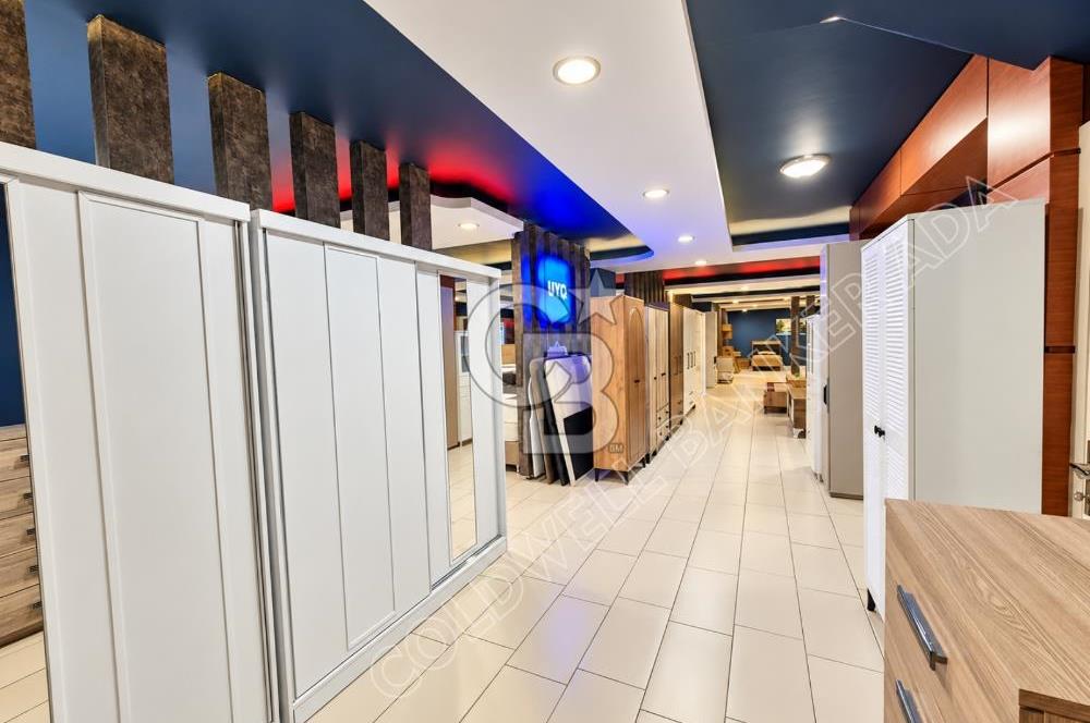 Merkezi ve İşlek Cadde Üzerinde, Yüksek Tabela Değerine Sahip Kiralık İş Yeri