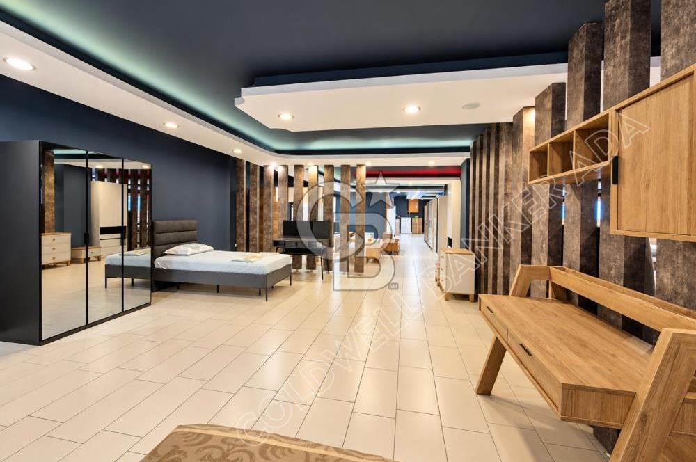Merkezi ve İşlek Cadde Üzerinde, Yüksek Tabela Değerine Sahip Kiralık İş Yeri