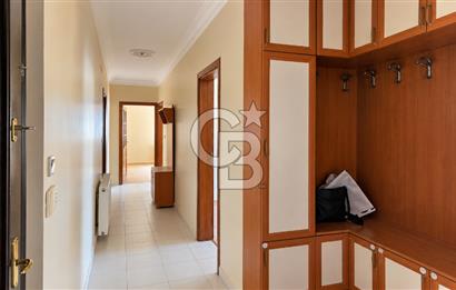 Ayvalık'ta Pazara 50 Adım Ara Kat Çift Balkon Satılık 3+1 Daire