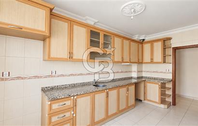 Ayvalık'ta Pazara 50 Adım Ara Kat Çift Balkon Satılık 3+1 Daire