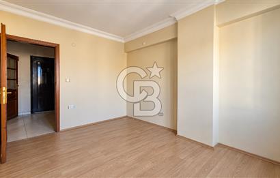 Ayvalık'ta Pazara 50 Adım Ara Kat Çift Balkon Satılık 3+1 Daire