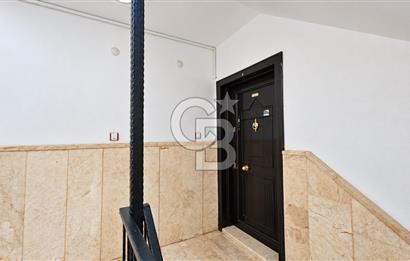 Ayvalık'ta Pazara 50 Adım Ara Kat Çift Balkon Satılık 3+1 Daire