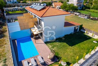 KAŞ'TA 1.804 M² ARSADA AKTİF 4 ADET AIRBNB TESİSİ - 1 - 378917