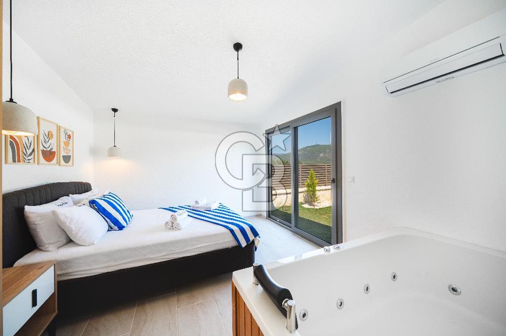 KAŞ'TA 1.804 M² ARSADA AKTİF 4 ADET AIRBNB TESİSİ