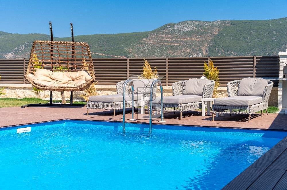 KAŞ'TA 1.804 M² ARSADA AKTİF 4 ADET AIRBNB TESİSİ
