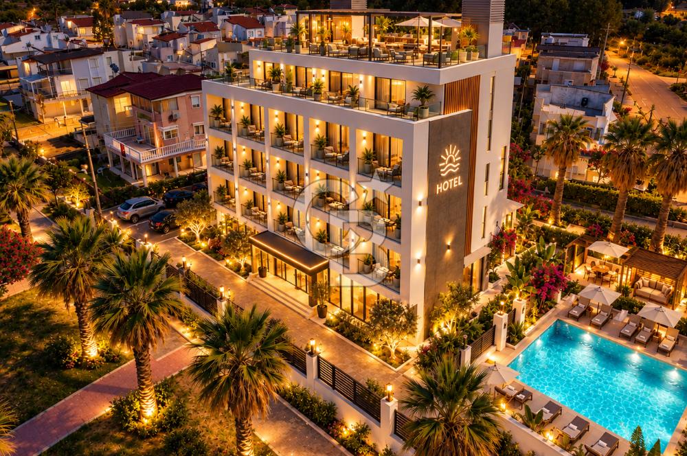 Kuşadası Güzelçamlı'da Denize Sıfır 32 Odalı, Full Deniz Manzaralı Satılık Otel