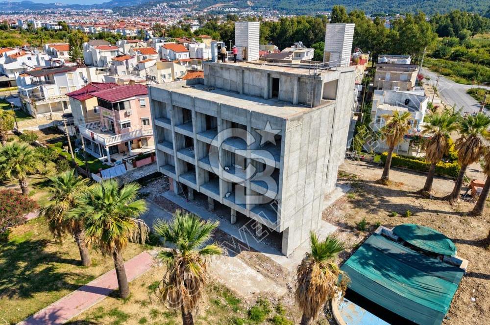 Kuşadası Güzelçamlı'da Denize Sıfır 32 Odalı, Full Deniz Manzaralı Satılık Otel