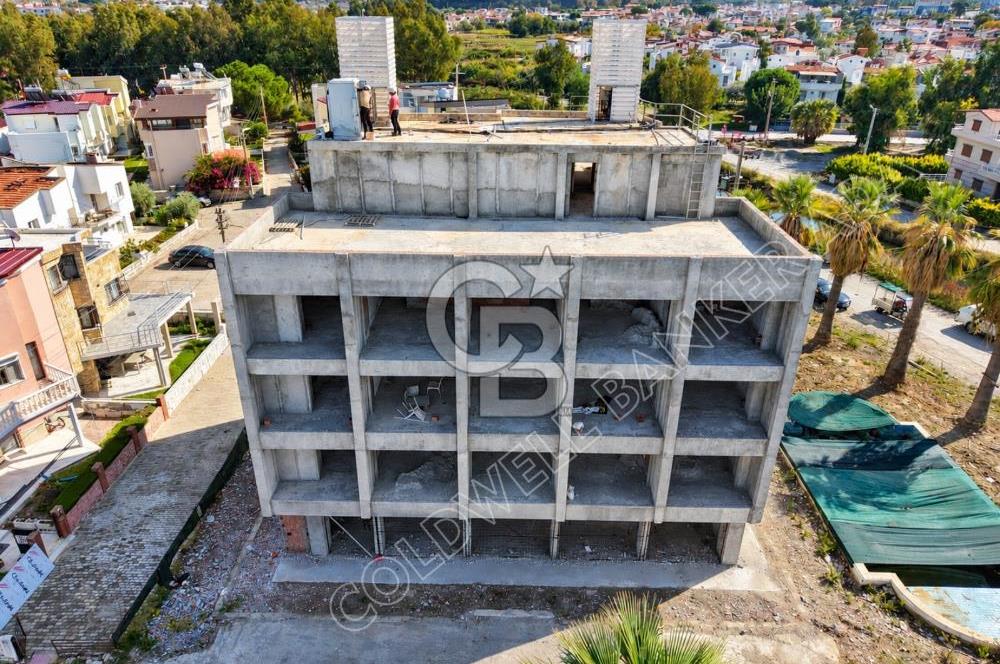 Kuşadası Güzelçamlı'da Denize Sıfır 32 Odalı, Full Deniz Manzaralı Satılık Otel