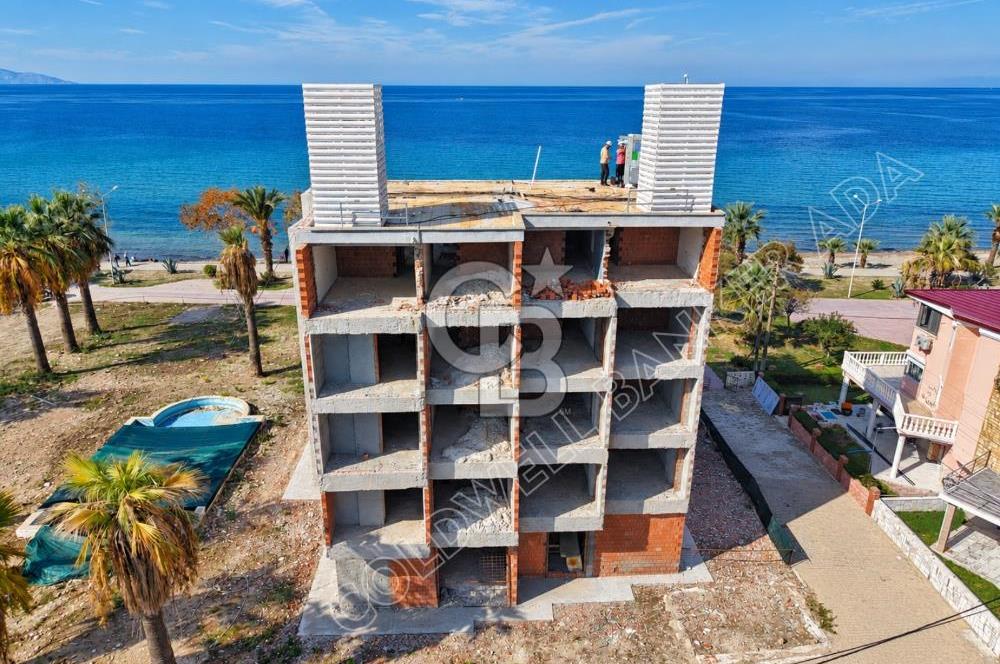 Kuşadası Güzelçamlı'da Denize Sıfır 32 Odalı, Full Deniz Manzaralı Satılık Otel