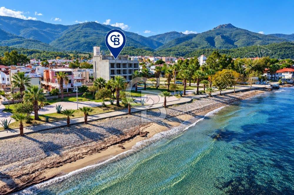 Kuşadası Güzelçamlı'da Denize Sıfır 32 Odalı, Full Deniz Manzaralı Satılık Otel