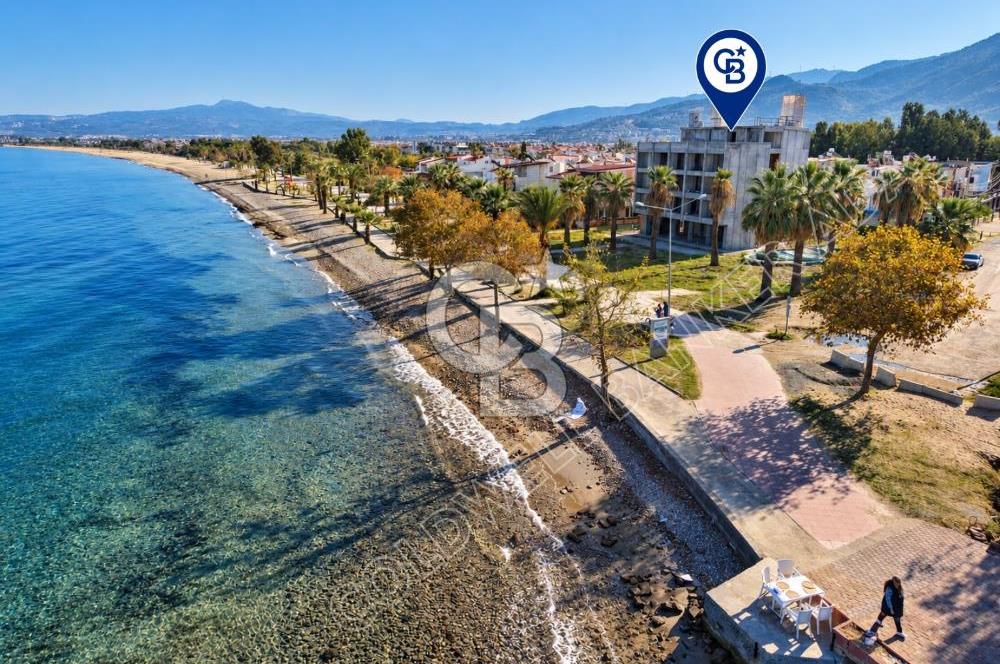 Kuşadası Güzelçamlı'da Denize Sıfır 32 Odalı, Full Deniz Manzaralı Satılık Otel