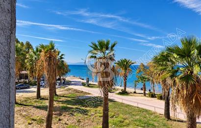 Kuşadası Güzelçamlı'da Denize Sıfır 32 Odalı, Full Deniz Manzaralı Satılık Otel