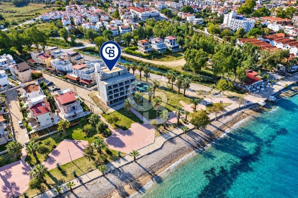 Kuşadası Güzelçamlı'da Denize Sıfır 32 Odalı, Full Deniz Manzaralı Satılık Otel