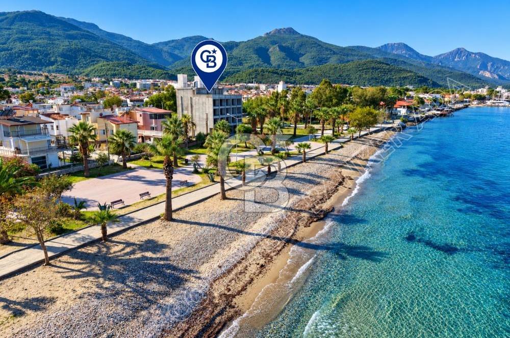 Kuşadası Güzelçamlı'da Denize Sıfır 32 Odalı, Full Deniz Manzaralı Satılık Otel