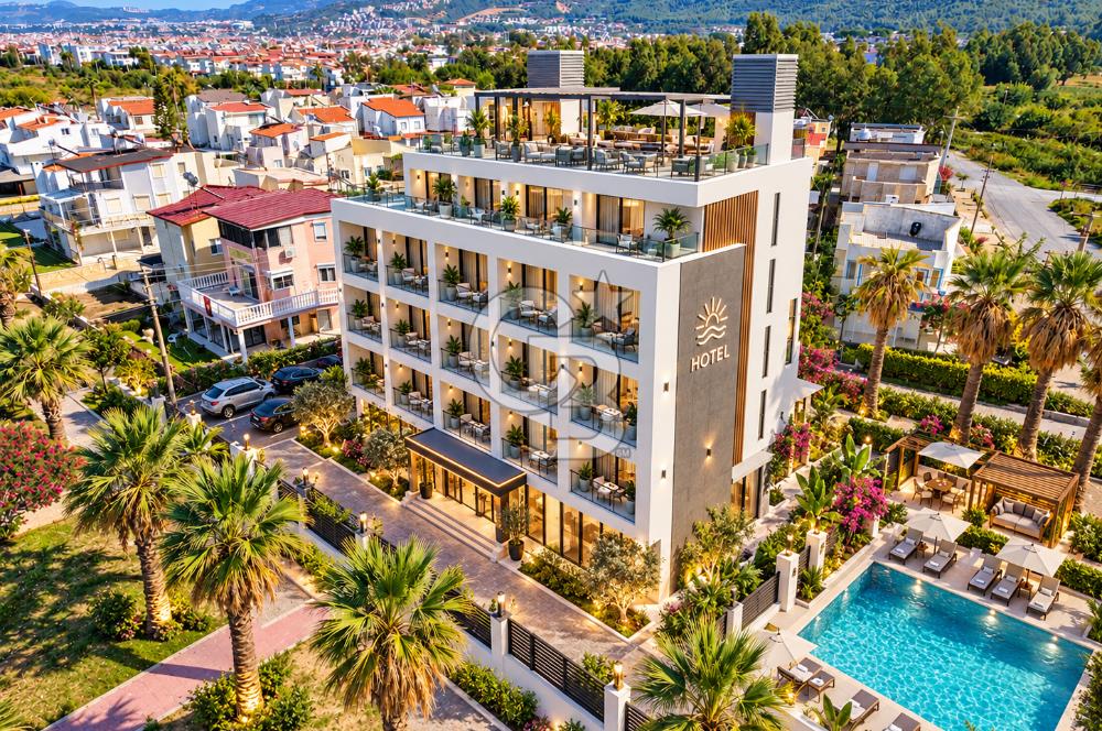 Kuşadası Güzelçamlı'da Denize Sıfır 32 Odalı, Full Deniz Manzaralı Satılık Otel