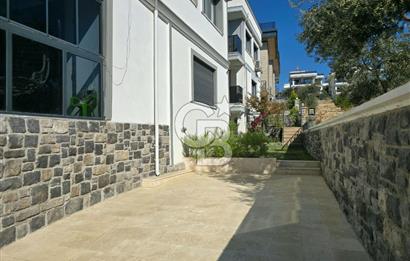Burhaniye Pelitköy' de Sahile Yakın Müstakil 4+1 Satılık Villa