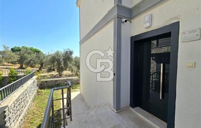 Burhaniye Pelitköy' de Sahile Yakın Müstakil 4+1 Satılık Villa