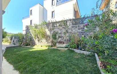 Burhaniye Pelitköy' de Sahile Yakın Müstakil 4+1 Satılık Villa