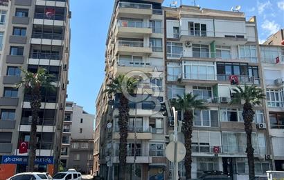 Karşıyaka Yalısında Muhteşem Deniz Manzaralı 4.kat 3+1 Satılık