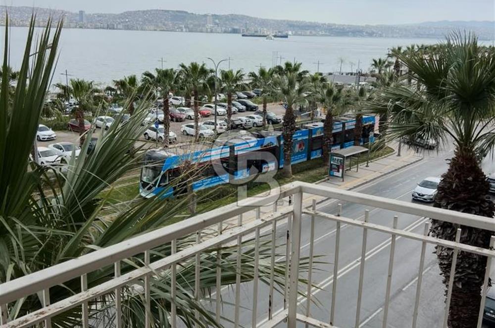 Karşıyaka Yalısında Muhteşem Deniz Manzaralı 4.kat 3+1 Satılık