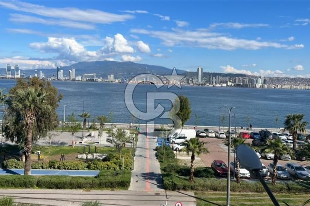 Karşıyaka Yalısında Muhteşem Deniz Manzaralı 4.kat 3+1 Satılık
