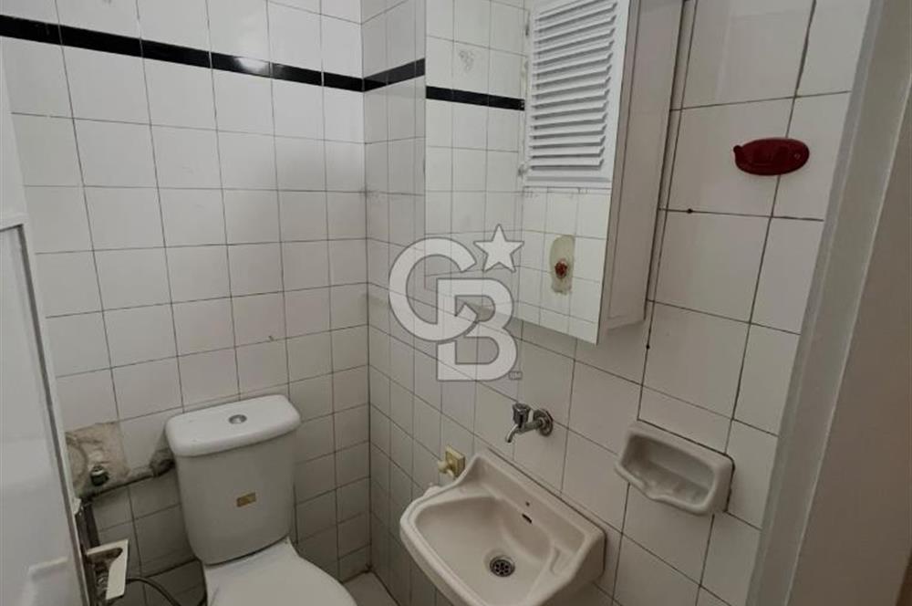 Karşıyaka Yalısında Muhteşem Deniz Manzaralı 4.kat 3+1 Satılık