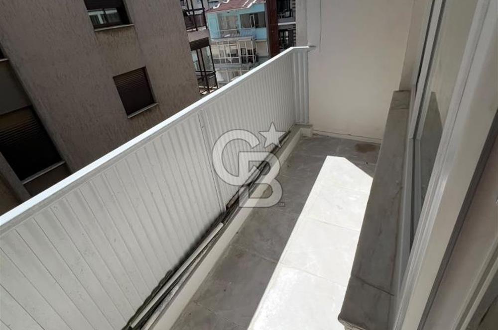 Karşıyaka Yalısında Muhteşem Deniz Manzaralı 4.kat 3+1 Satılık