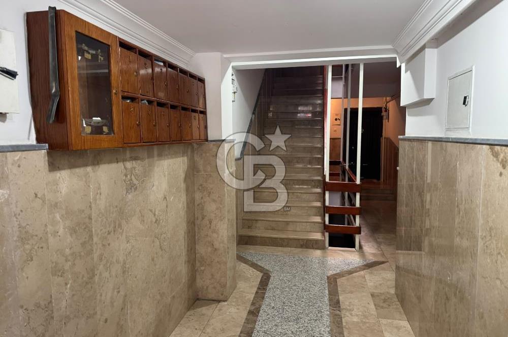 Bahçelievler 3. Cadde 52. Sokak’ta Yeni Boyalı, Aydınlık 3+1 Bahçe Katı