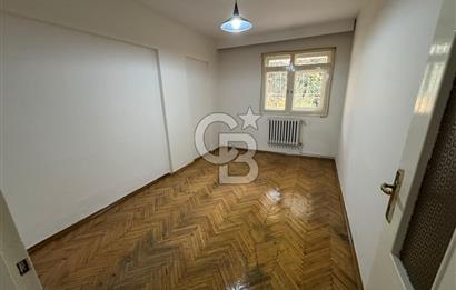 Bahçelievler 3. Cadde 52. Sokak’ta Yeni Boyalı, Aydınlık 3+1 Bahçe Katı