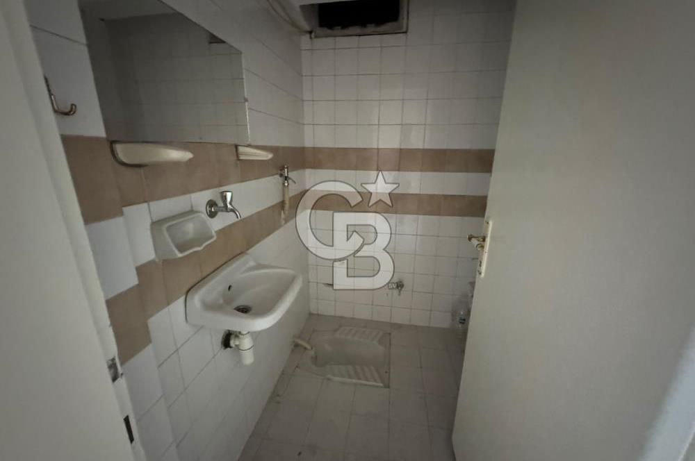 Bahçelievler 3. Cadde 52. Sokak’ta Yeni Boyalı, Aydınlık 3+1 Bahçe Katı
