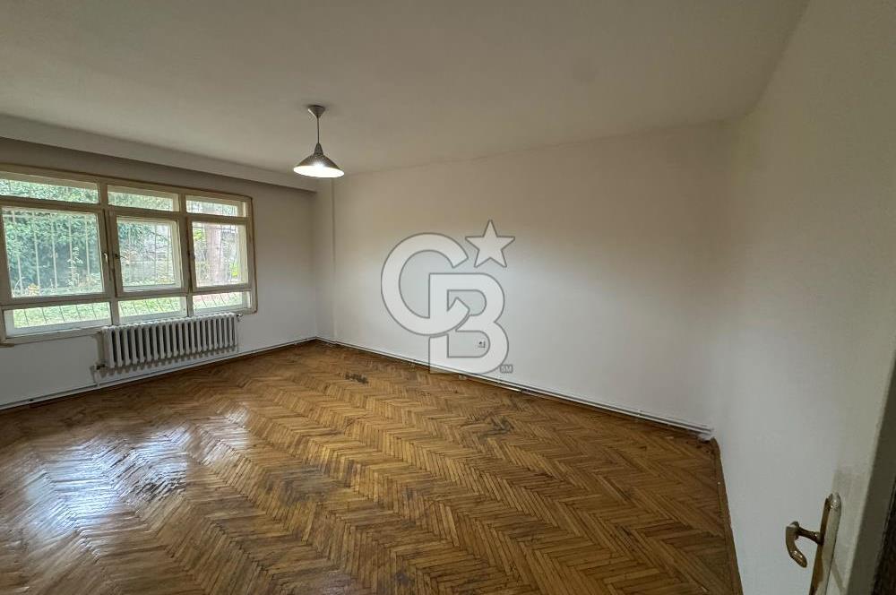 Bahçelievler 3. Cadde 52. Sokak’ta Yeni Boyalı, Aydınlık 3+1 Bahçe Katı