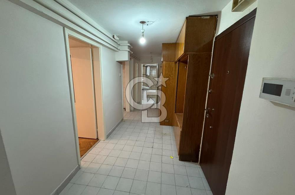 Bahçelievler 3. Cadde 52. Sokak’ta Yeni Boyalı, Aydınlık 3+1 Bahçe Katı
