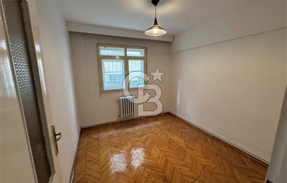 Bahçelievler 3. Cadde 52. Sokak’ta Yeni Boyalı, Aydınlık 3+1 Bahçe Katı