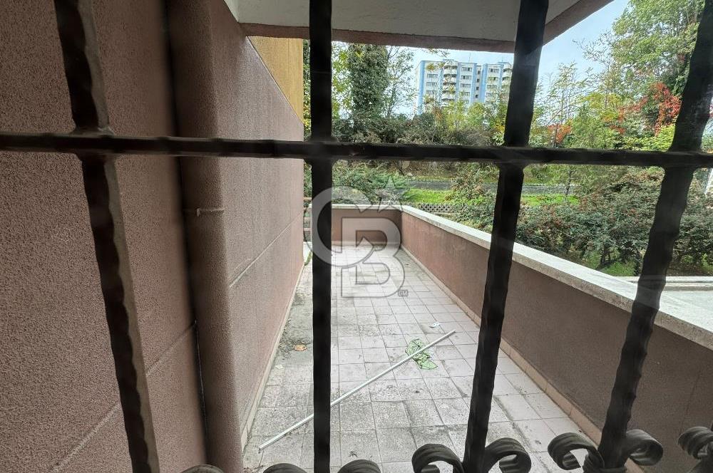 Emek Kırım Caddesi Özkoç Sitesi’nde 120 m² Geniş 3+1 Yüksek Giriş