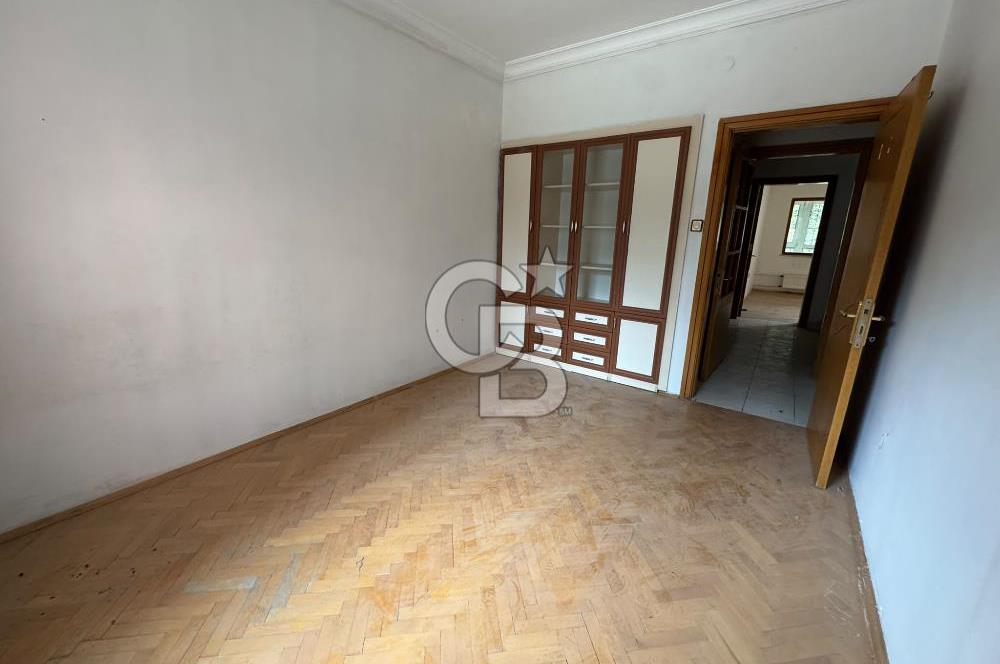Emek Kırım Caddesi Özkoç Sitesi’nde 120 m² Geniş 3+1 Yüksek Giriş