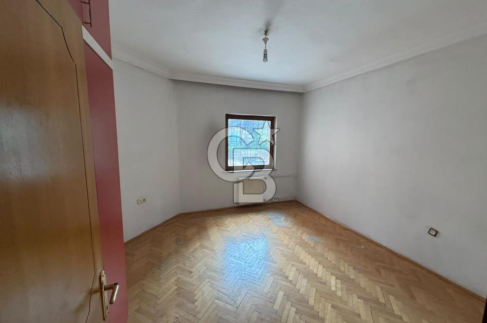 Emek Kırım Caddesi Özkoç Sitesi’nde 120 m² Geniş 3+1 Yüksek Giriş