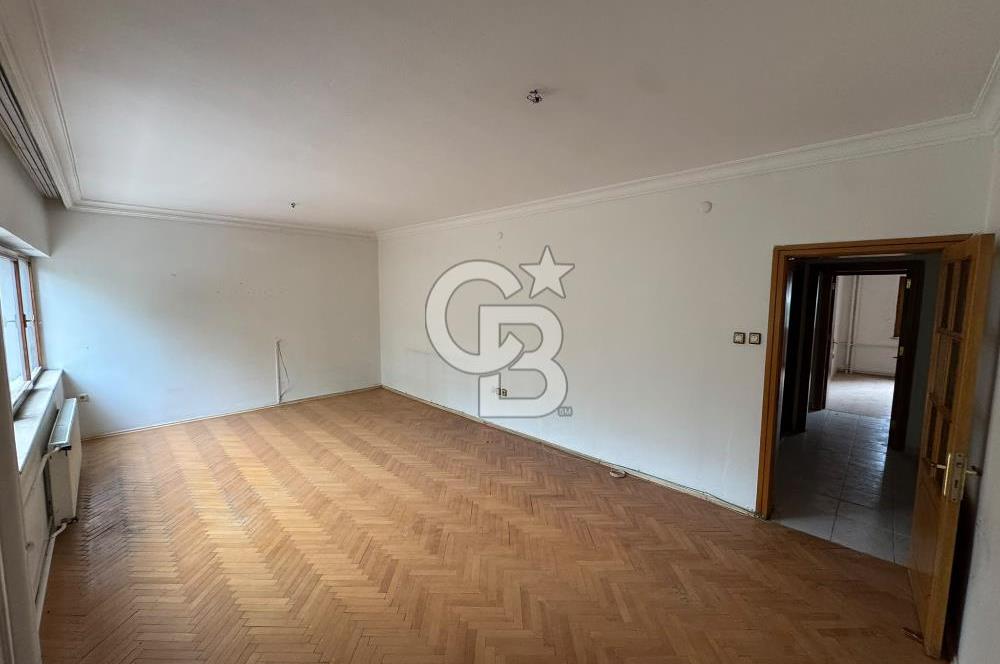Emek Kırım Caddesi Özkoç Sitesi’nde 120 m² Geniş 3+1 Yüksek Giriş