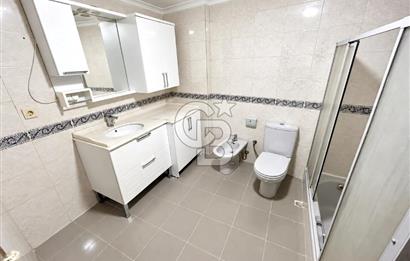 KÜÇÜKYALI'DA BÜYÜLEYEN DENİZ MANZARASI,50m² SALON,KİRALIK 3+1