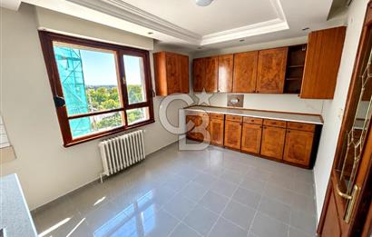 KÜÇÜKYALI'DA BÜYÜLEYEN DENİZ MANZARASI,50m² SALON,KİRALIK 3+1